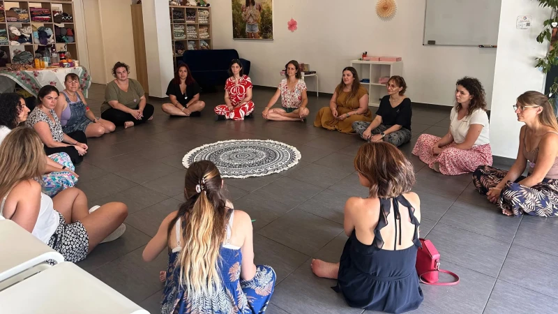 Formation accompagnement périnatal doula groupe étudiantes LBDC Formations